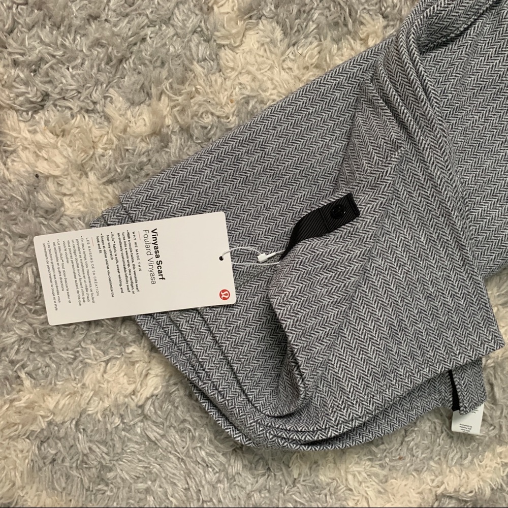 NWT Lululemon Vinyasa Scarf